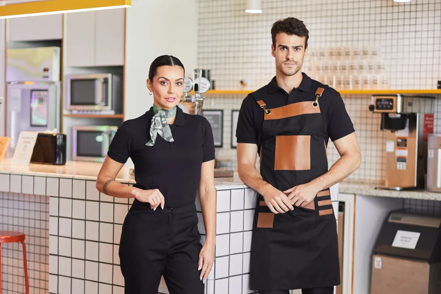 Waiter and Waitress Uniforms: Suggestions for each environment