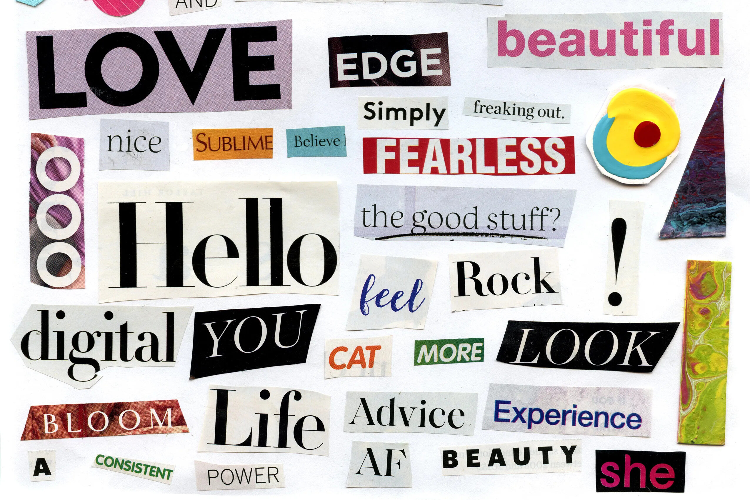 Verbal Identity: How is the brand’s voice expressed on the uniform?